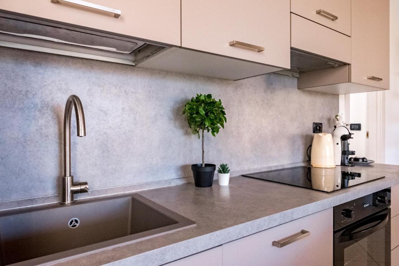 Residenza Oleandro Διαμέρισμα Ντεζεντσάνο ντελ Γκάρντα Εξωτερικό φωτογραφία