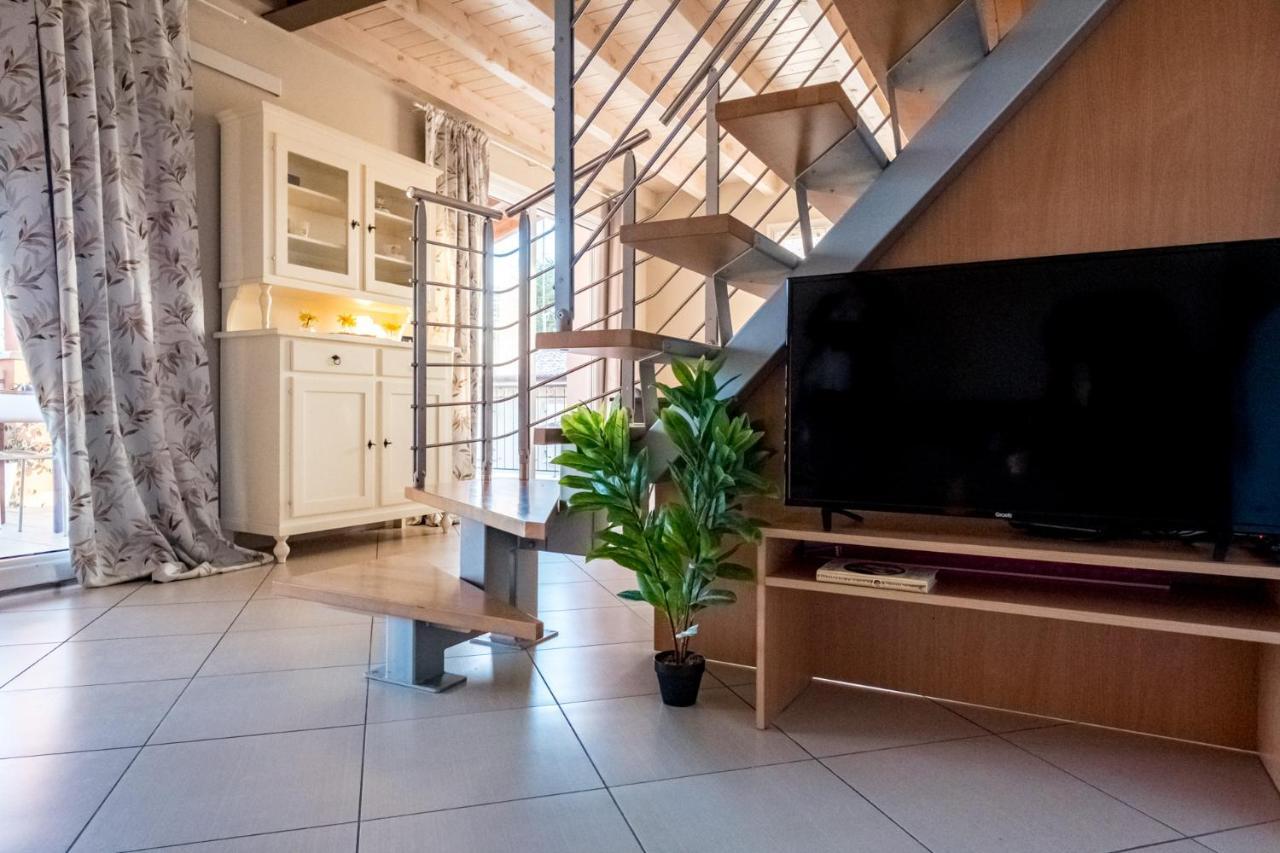 Residenza Oleandro Διαμέρισμα Ντεζεντσάνο ντελ Γκάρντα Εξωτερικό φωτογραφία