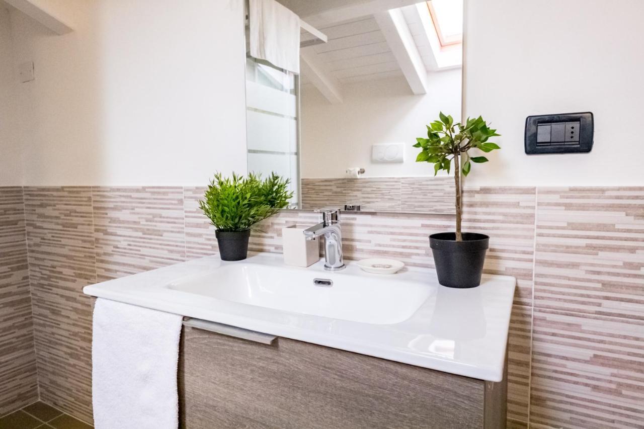 Residenza Oleandro Διαμέρισμα Ντεζεντσάνο ντελ Γκάρντα Εξωτερικό φωτογραφία