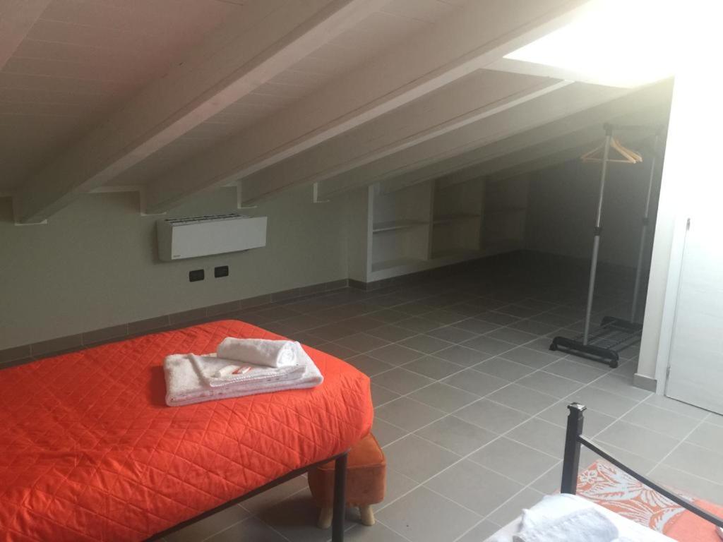 Residenza Oleandro Διαμέρισμα Ντεζεντσάνο ντελ Γκάρντα Εξωτερικό φωτογραφία